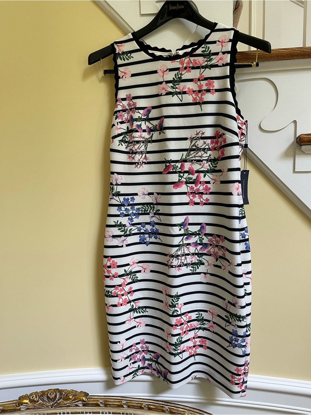 Tommy Hilfiger sleeveless  Floral Stripe Shift Dress  size 8 New with tag